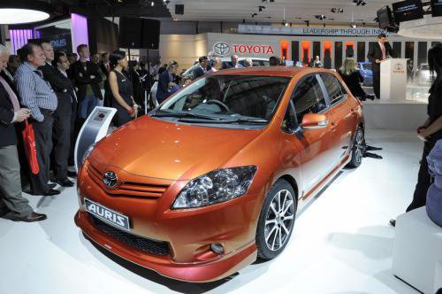 3648_toyota_auris_trd.jpg