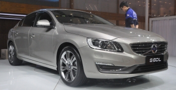 volvo_s60l.jpg