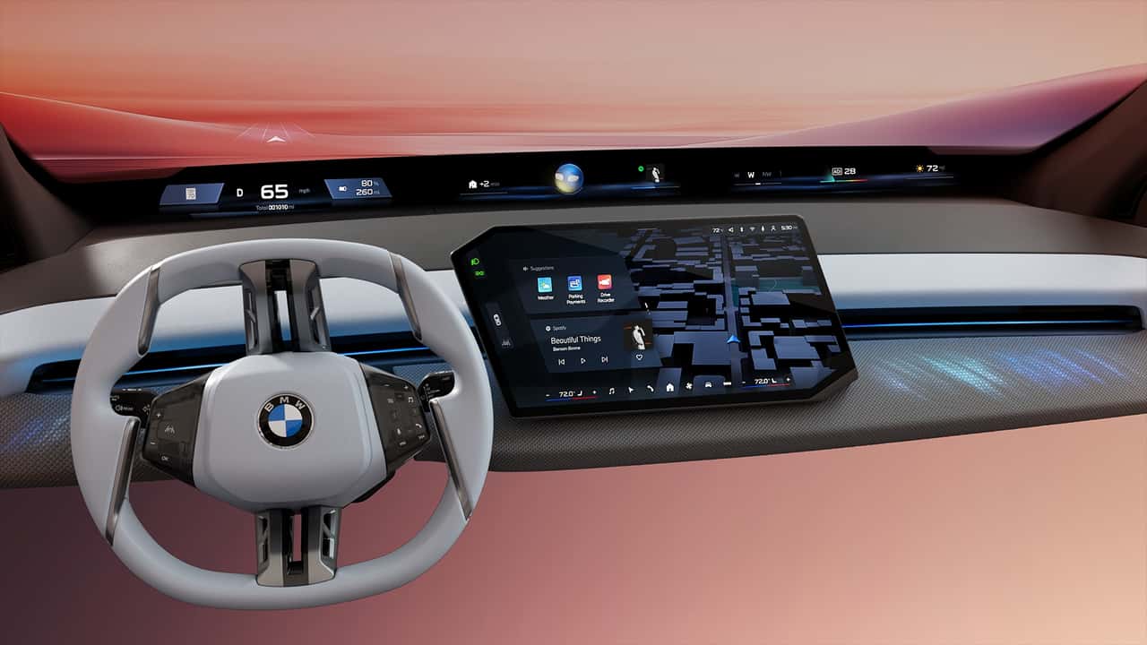 BMW презентує нову панорамну iDrive: більше екранів з несподіваним поворотом