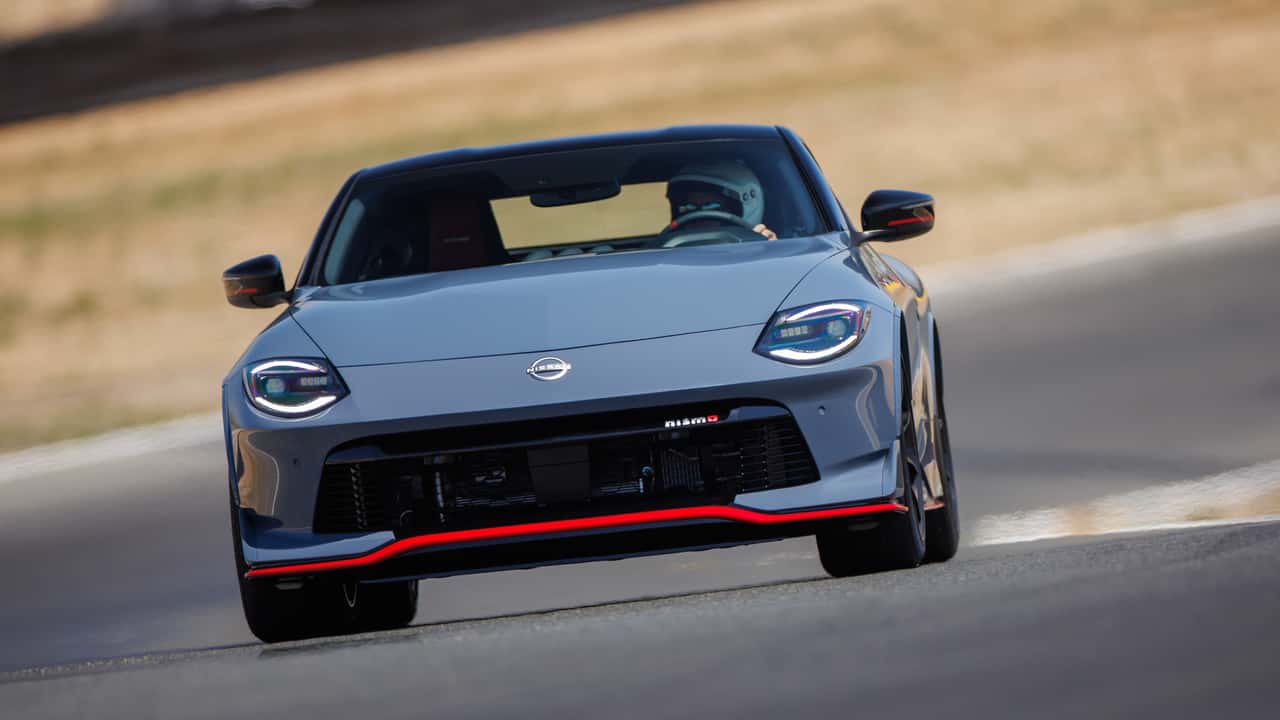 Nissan Z нарешті обійшов Toyota Supra за продажами