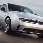 Dodge вже пропонує великі знижки на електромобіль Charger EV