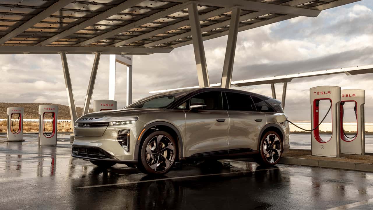2026 Lucid Gravity - найшвидший зарядний електромобіль поза межами Китаю