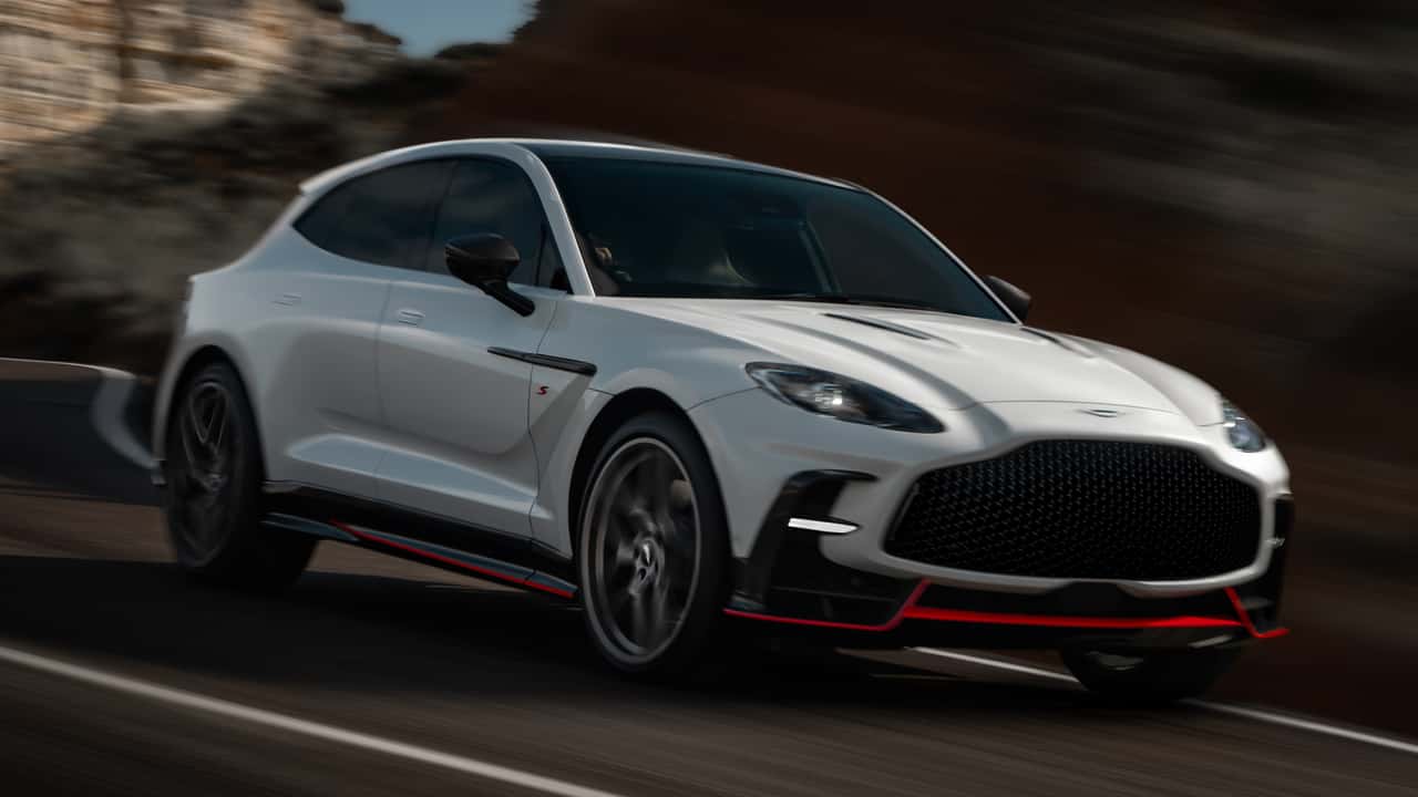 Aston Martin DBX S: більше потужності, менше ваги, стильніша вихлопна система