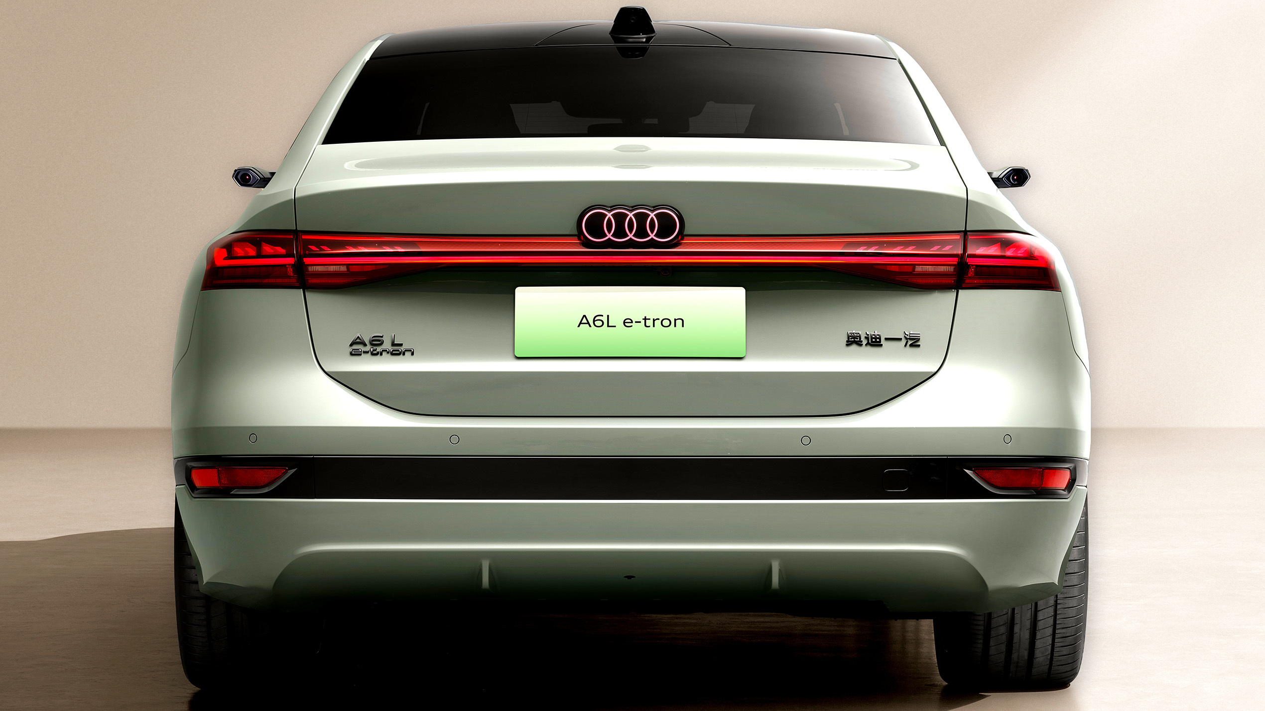 Audi збільшує простір для ніг у автомобілях для китайського ринку люкс-класу