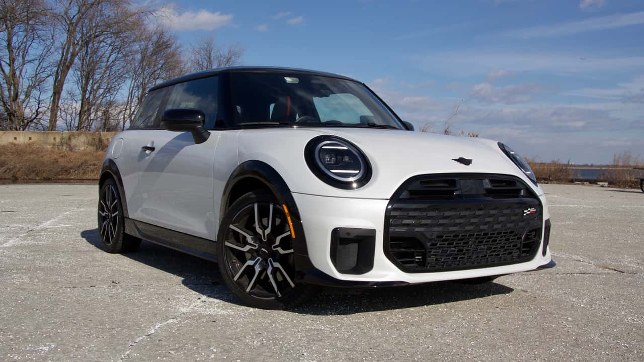 Mini відмовляється від плану повністю перейти на електромобілі до 2030 року