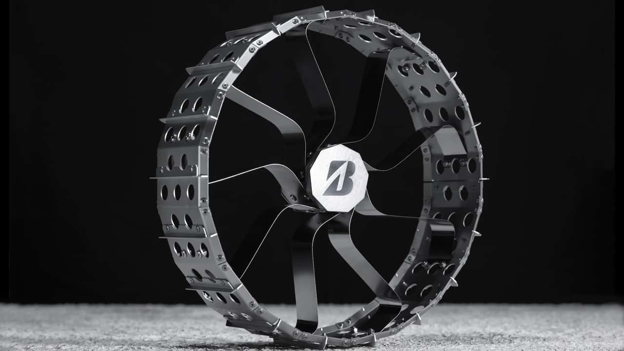 Нові шини для місячного ровера Bridgestone виглядають як ножі для нарізки цибулі