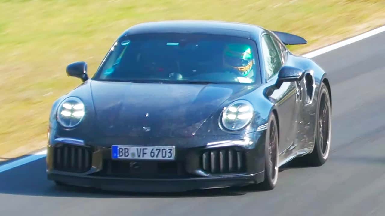 Ось Porsche 911 Turbo 2026 на тестах майже без камуфляжу