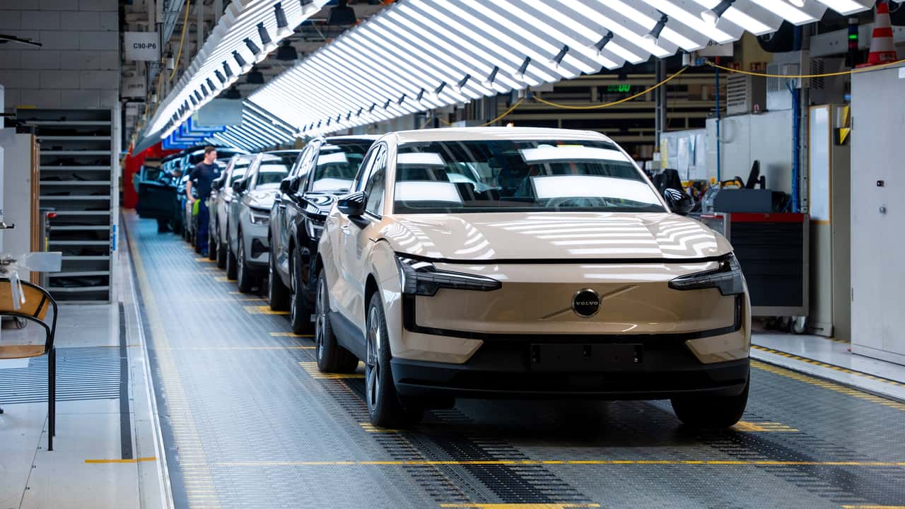 Volvo EX30 починає своєчасне виробництво в Європі