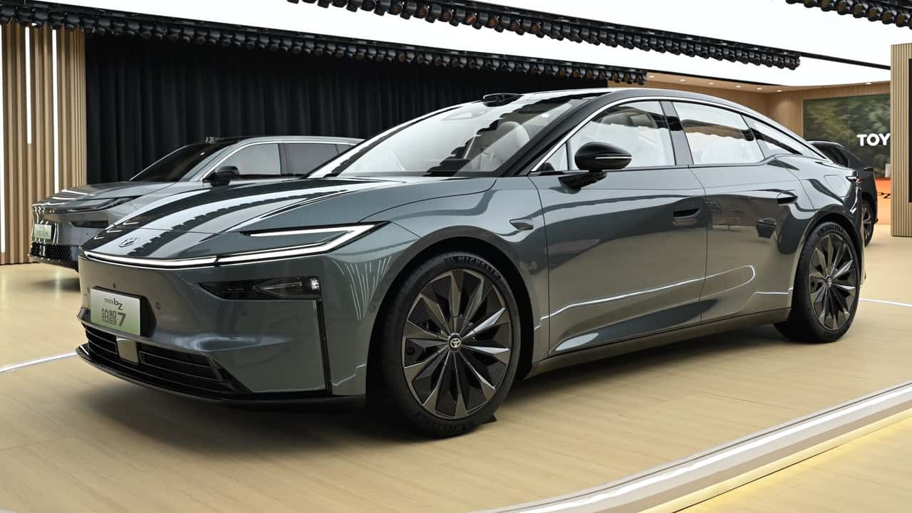Вражаюча Toyota bZ7 доступна лише для ринку Китаю