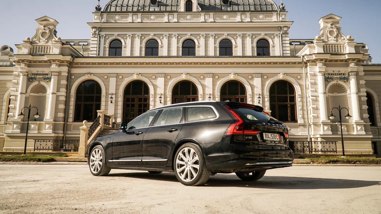 Я придбав унікальний Volvo V90 PHEV: враження від використання