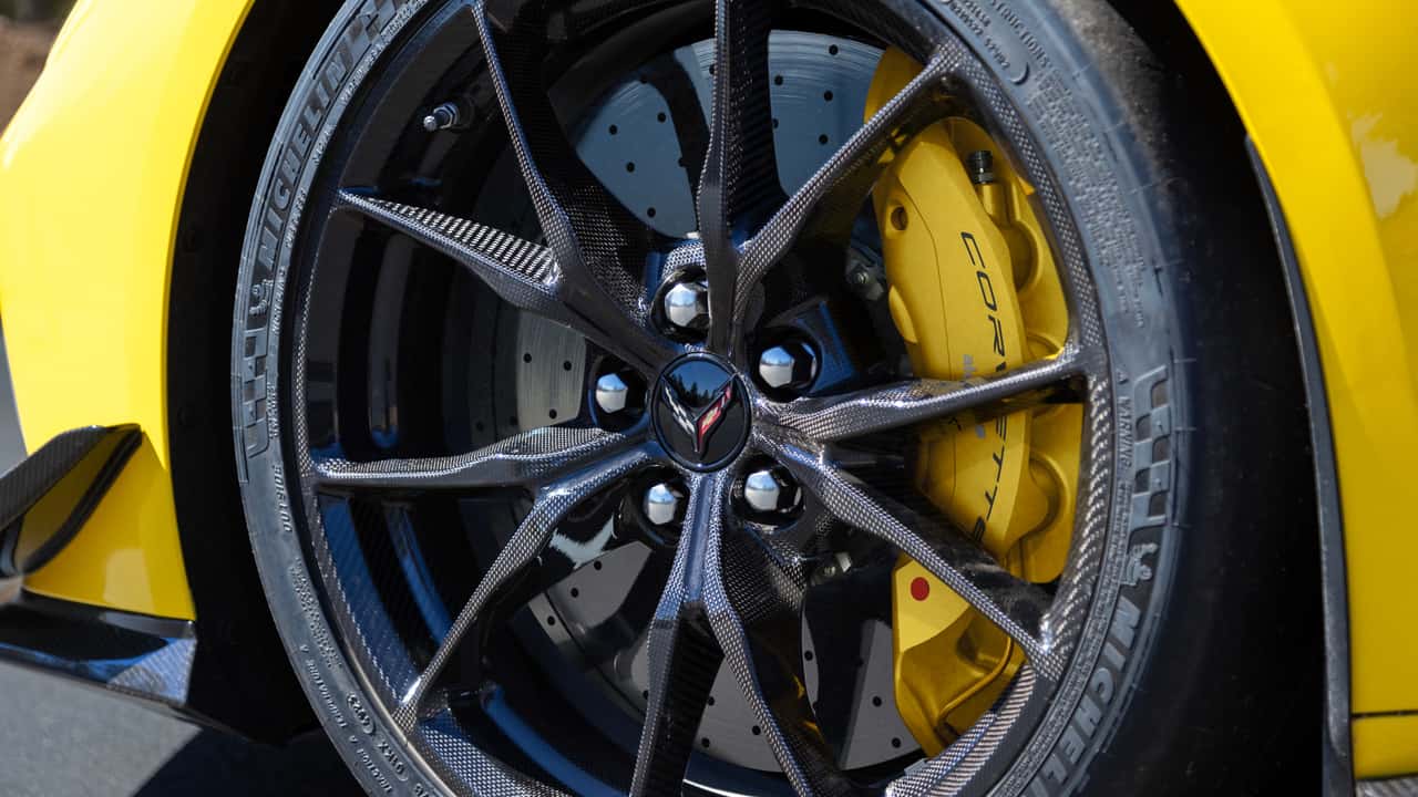 2026 Corvette ZR1 отримує додаткові 10-поршневі гальмівні супорти