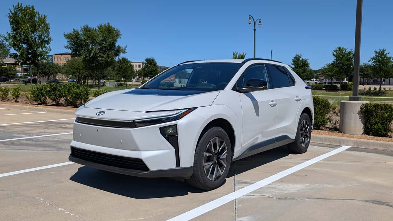 Чому Toyota bZ 2026 не досігає високих швидкостей зарядки