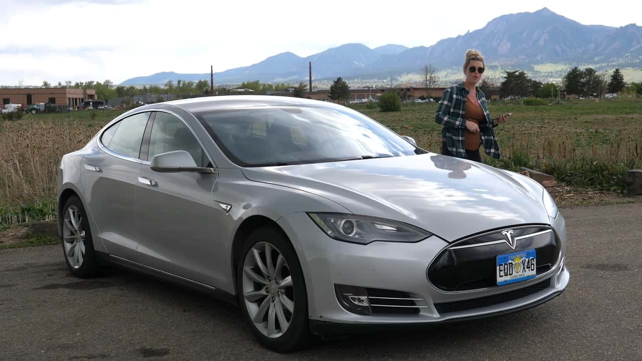 Цій Tesla Model S 11 років: Скільки запасу ходу залишилось