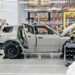 Ціна старту Rivian R2 у $45,000 залишиться незмінною, незважаючи на тарифи