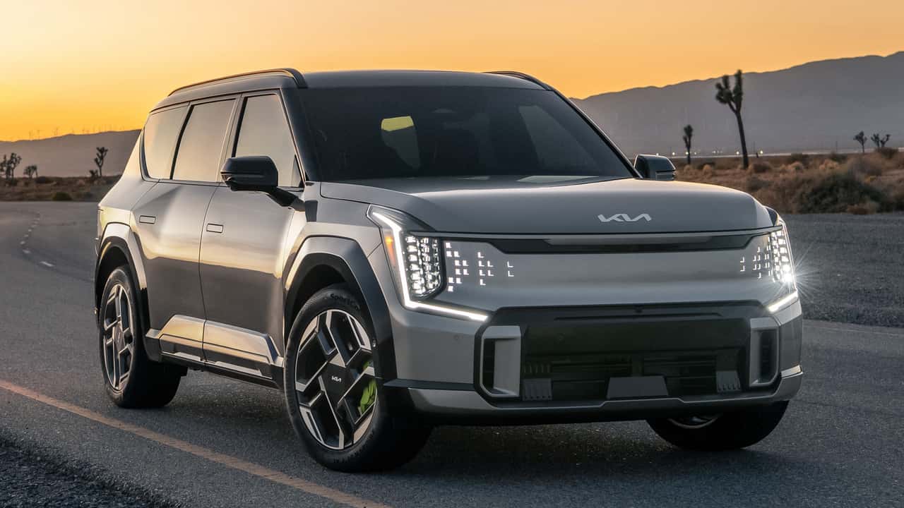 Деякі комплектації Kia EV9 стануть значно дешевшими у 2026 році