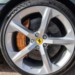 Електромобіль від Ferrari не з'явиться цього року