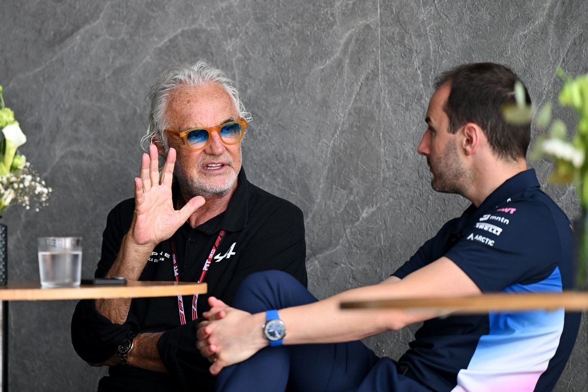 Flavio Briatore спростовує чутки про конфлікт після несподіваного виходу Олівера Оукса з Alpine F1