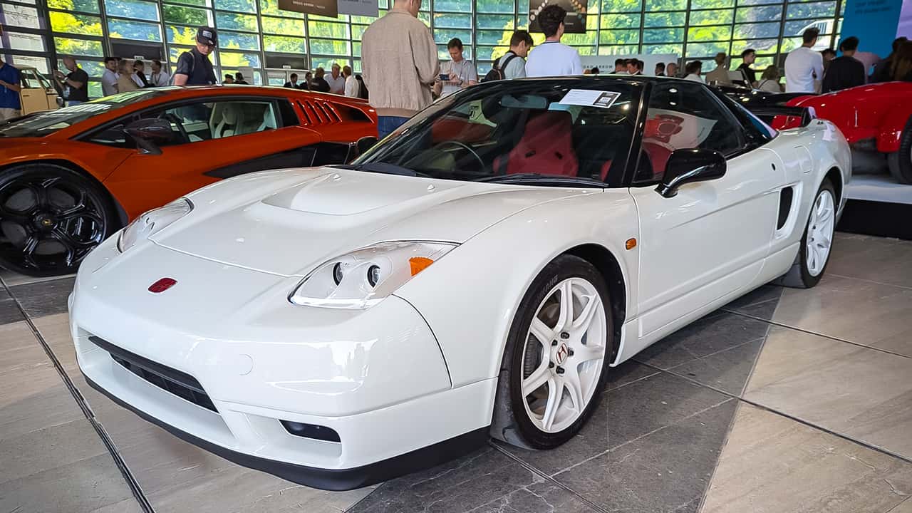 Хтось заплатив 1 мільйон доларів за NSX-R
