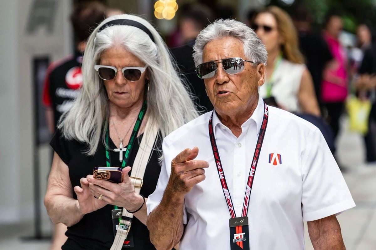 Mario Andretti коментує обмежені варіанти складу гонщиків Cadillac F1