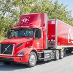 В той час як Tesla Semi стикається з труднощами, Volvo продала 5-тисячну електровантажівку