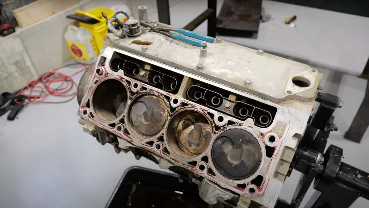 Встановлення прокладки головки блоку V-8 догори дригом: які наслідки?