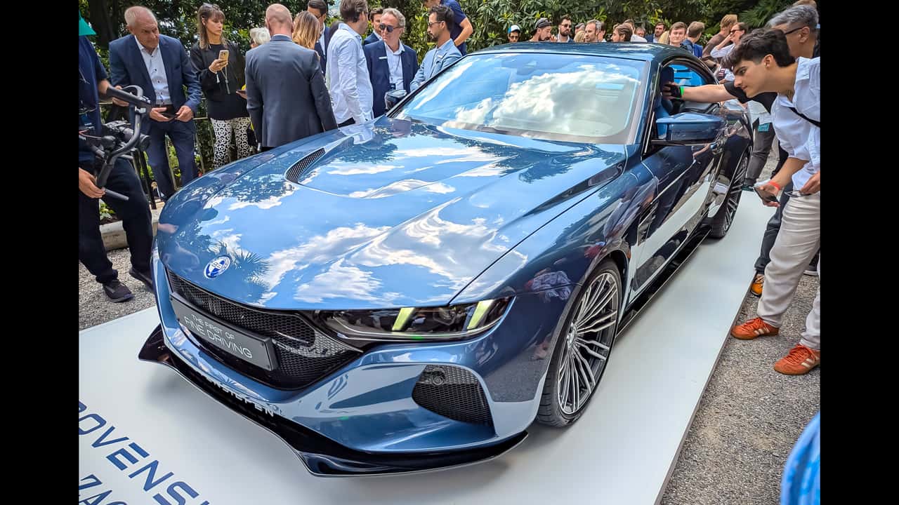 Zagato створила елегантнішу BMW M4 з дахом Double Bubble