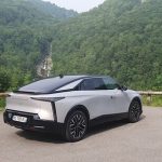 Електромобіль в стилі державного авто