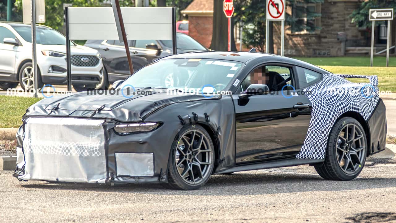 Новий вигляд Shelby GT500: агресивний дизайн в шпигунських фото