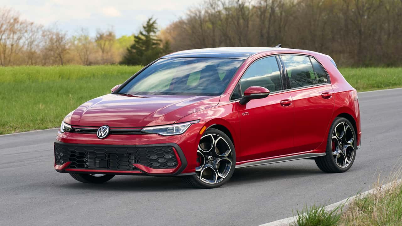 Тиха рецесія Volkswagen Golf: Легенда поступово втрачає позиції