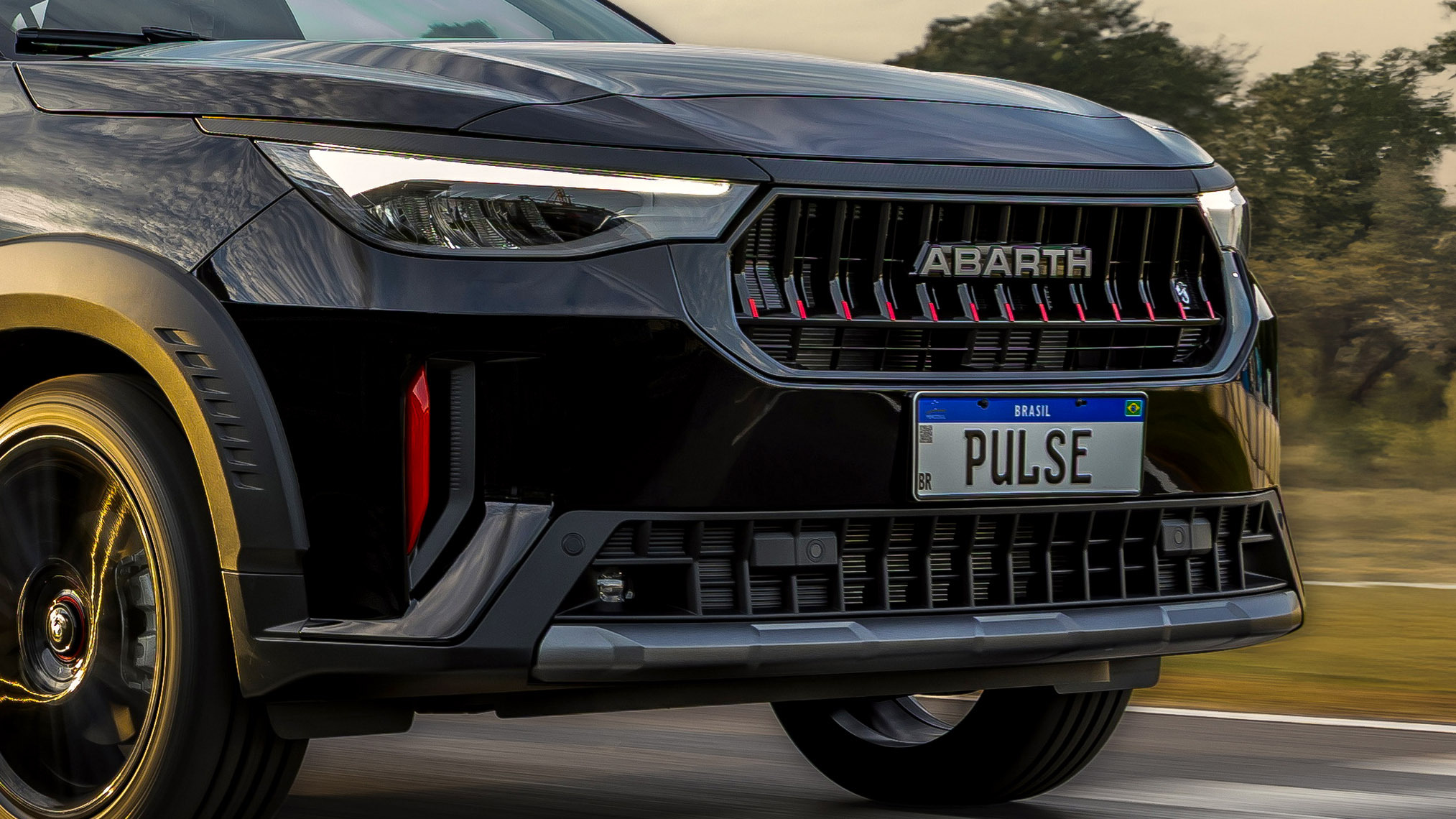Вплив Maserati з'являється в несподіваній моделі Abarth