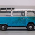VW планує відновити класичний автобус, який пережив пожежі в Каліфорнії