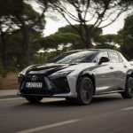 Lexus вдосконалює модель RZ