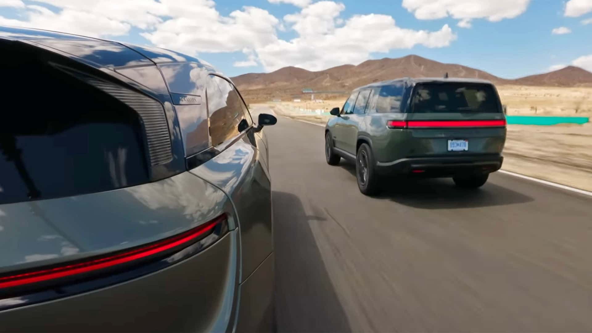 Lucid Gravity переміг Rivian Quad-Motor SUV у характеристиках та швидкості