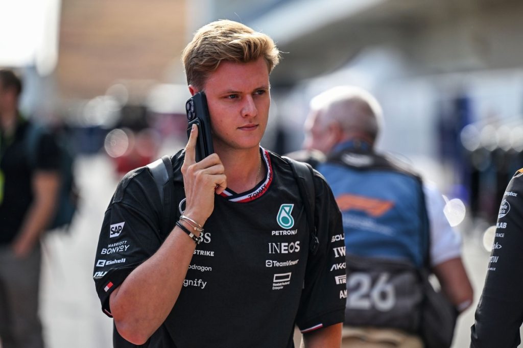 Mick Schumacher поділився деталями переговорів з Cadillac F1