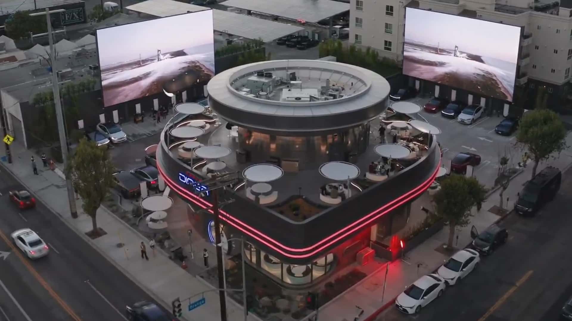 Найкрутіший проект року: Diner від Tesla в стилі 1950-х років