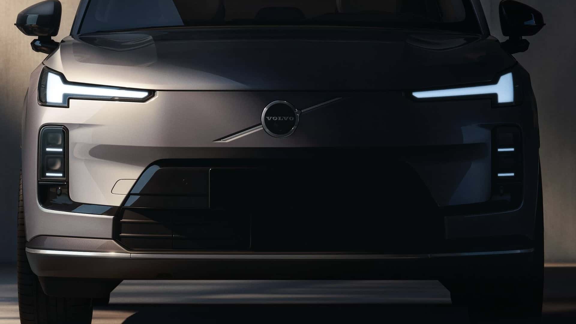 Новий Volvo XC90 Plug-In Hybrid з більшою електричною дальністю готується до випуску