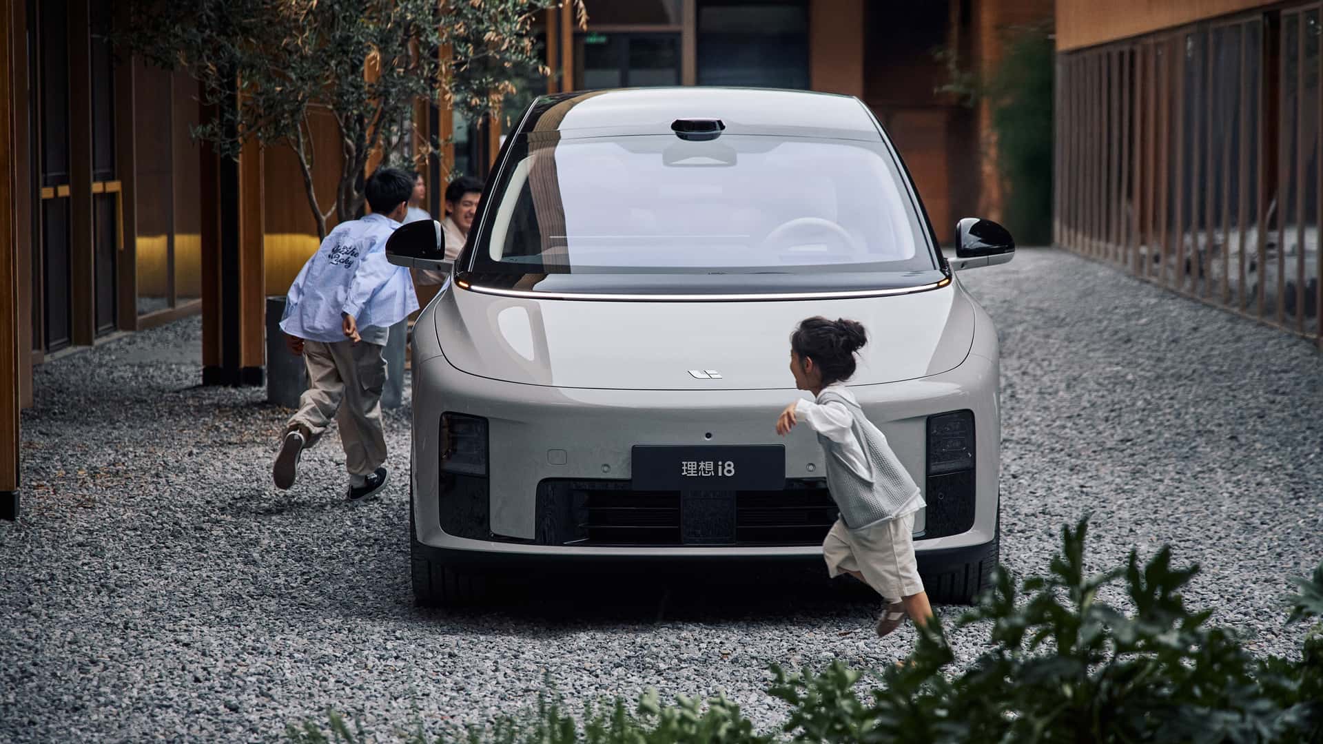 Tesla Model Y з трьома рядами нарешті прибуде до Китаю