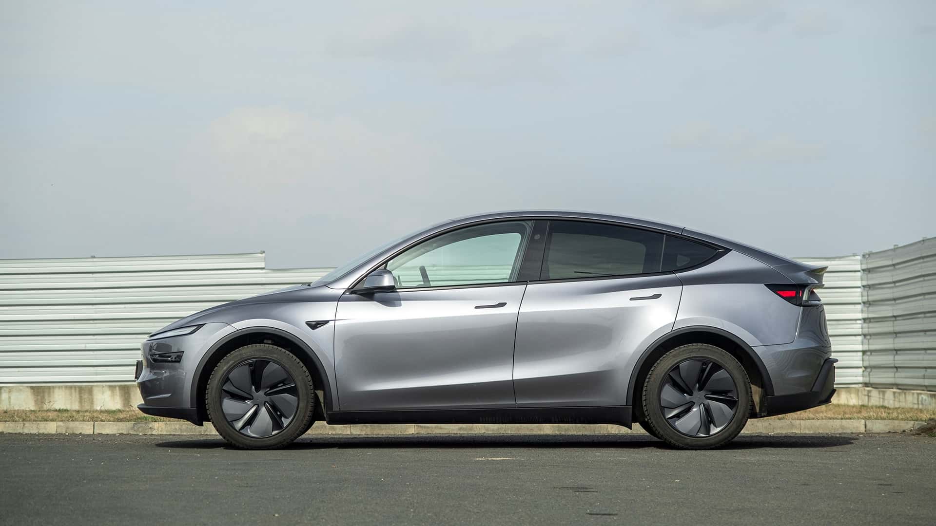 Tesla збільшує запас ходу без втручання в акумулятор