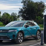 Власники електромобілів Honda та Acura можуть тепер використовувати зарядні станції Tesla Superchargers