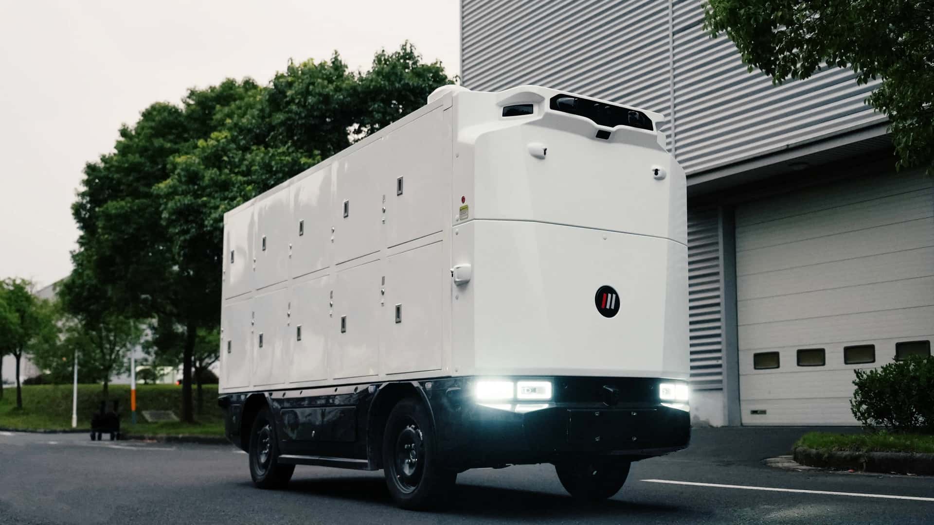 Autonomous Delivery Robot Offers Low Fees