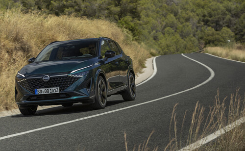 Between the Worlds of Automotive Innovation
