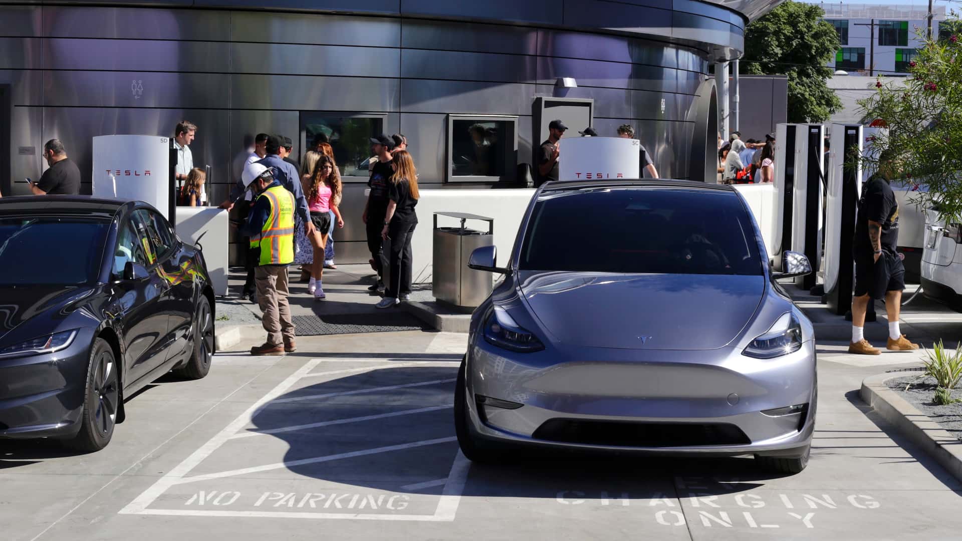 Чому варто спробувати новий ресторан Tesla Diner