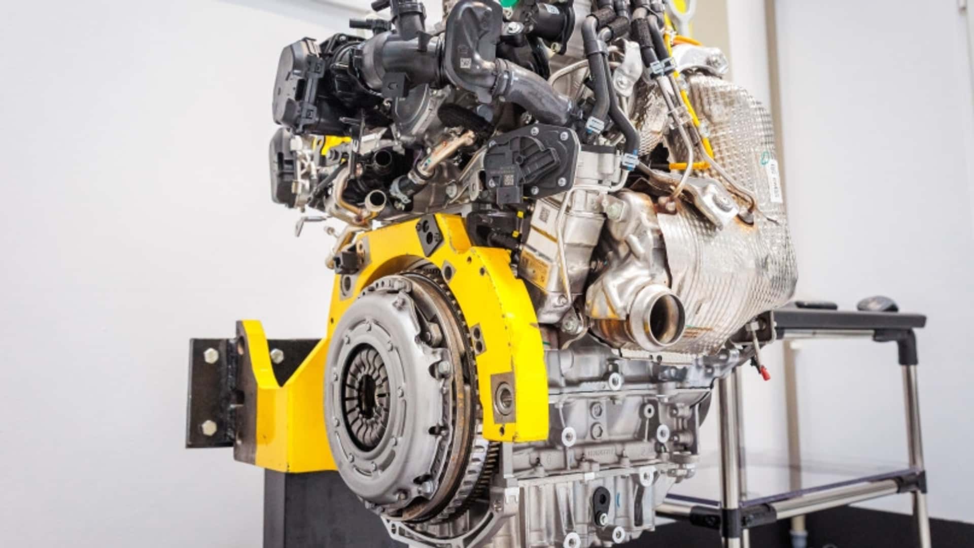 Innovative Hybrid Engine Uses Gas and LPG