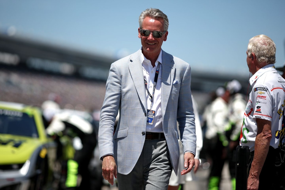 NASCAR підтверджує намір швидко продати чартери 23XI та FRM