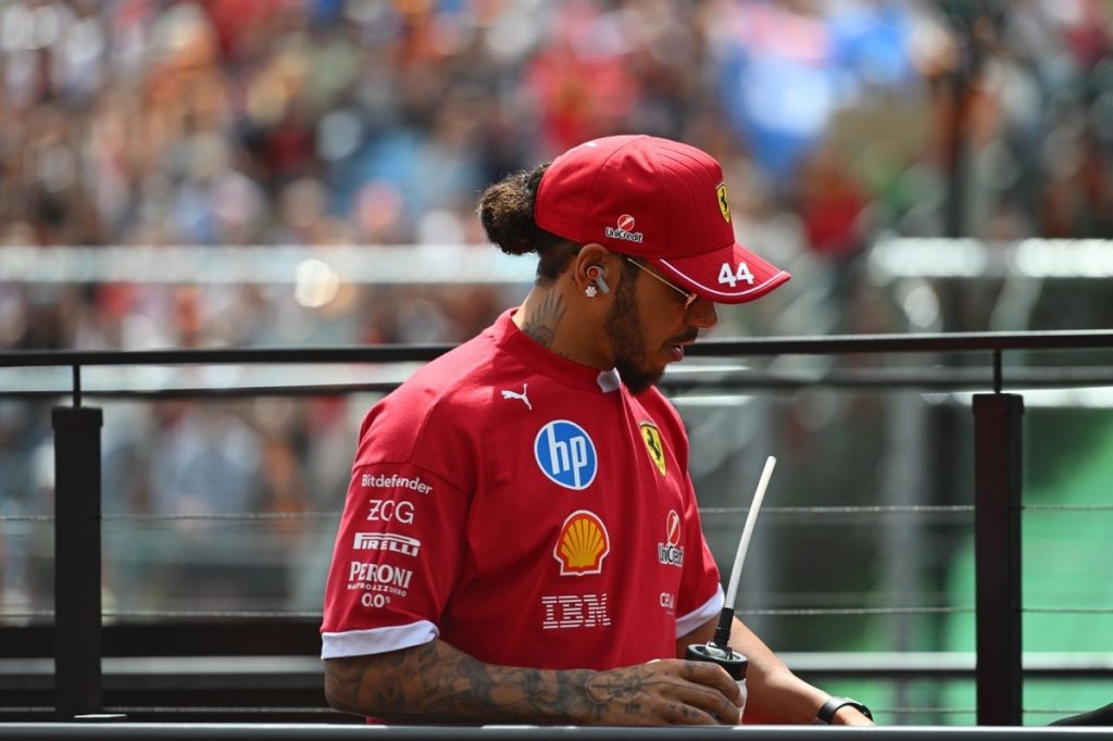 Початок Льюїса Гамілтона у Ferrari не став казкою, на яку ми сподівалися
