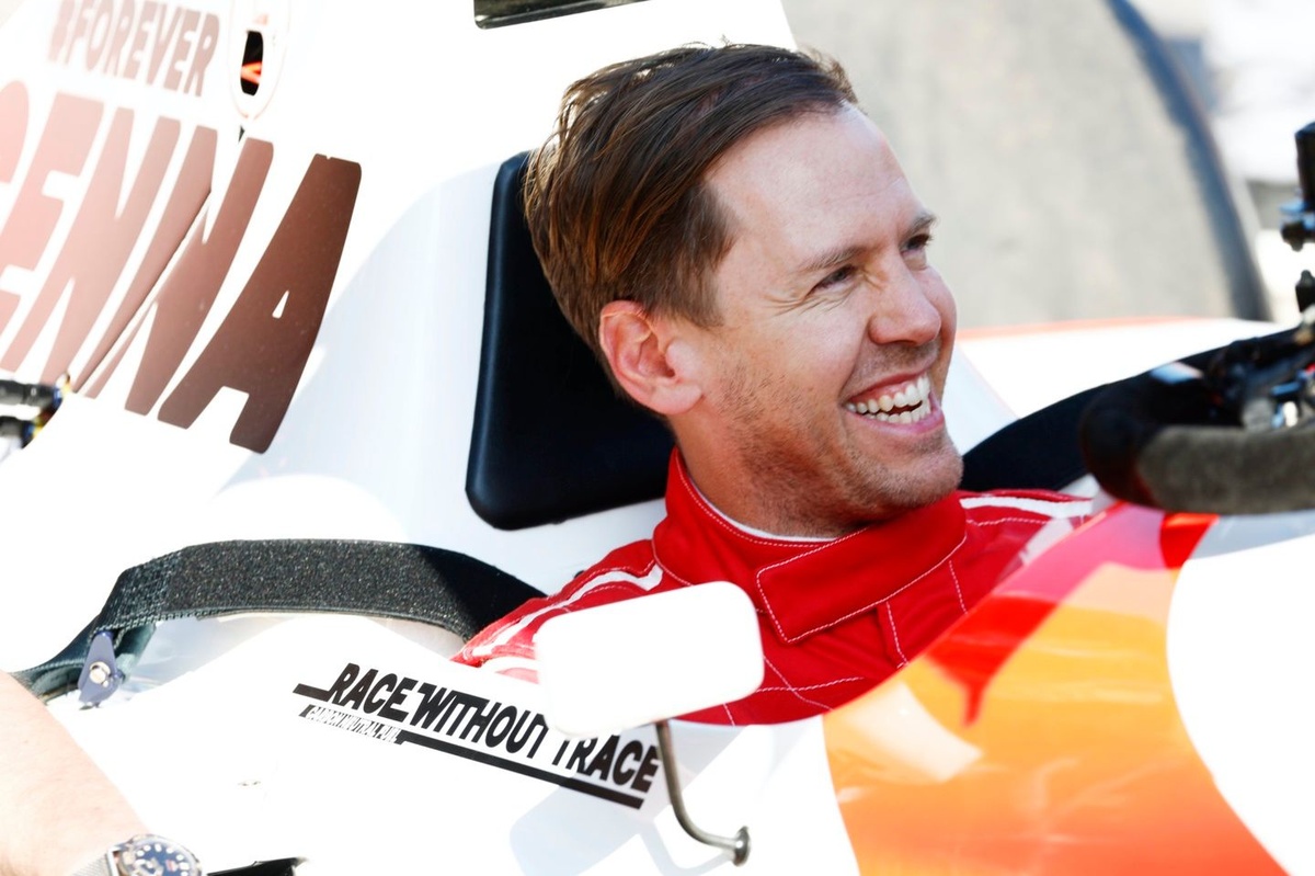 Себастьян Феттель закликає повернути V10 замість дорогих гібридів у Формулі-1