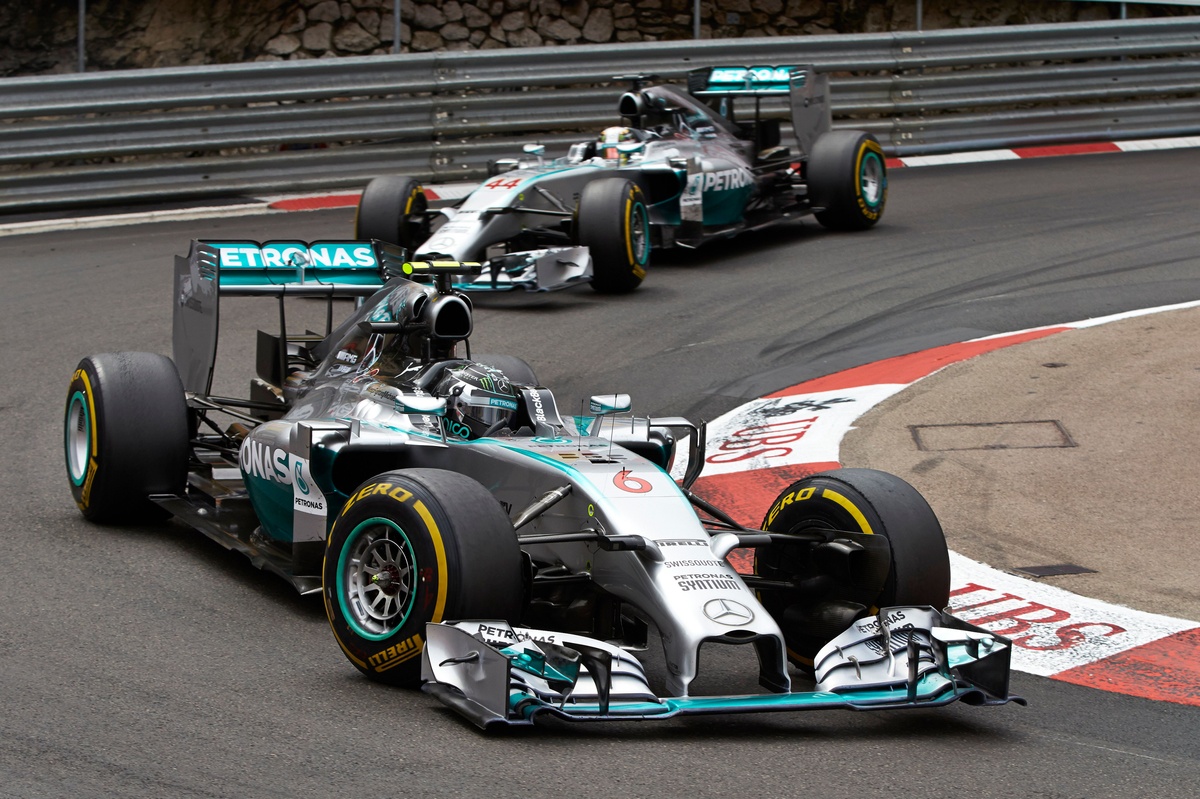 Стратегії FIA для запобігання домінуванню Mercedes у Формулі-1 2014 року
