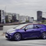 VW ID 3 GTX переглядає Golf II