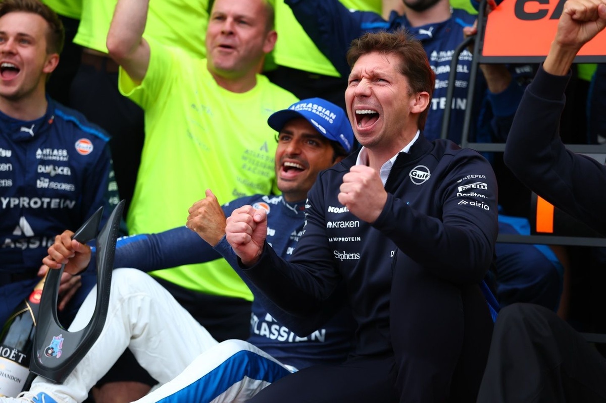 Джеймс Воулз поділився зворушливим повідомленням після подіуму Карлоса Сайнса в Баку