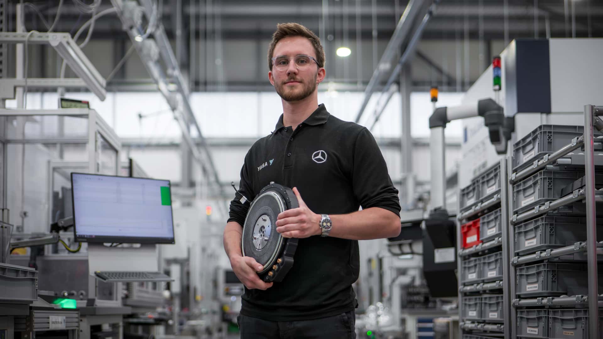 Компактний електромотор потужніший за чотири двигуни Tesla разом
